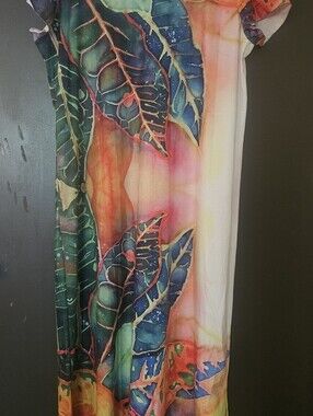 Maxi Dress with Multicolor Leaf Print - Vibrant Pink and Green
